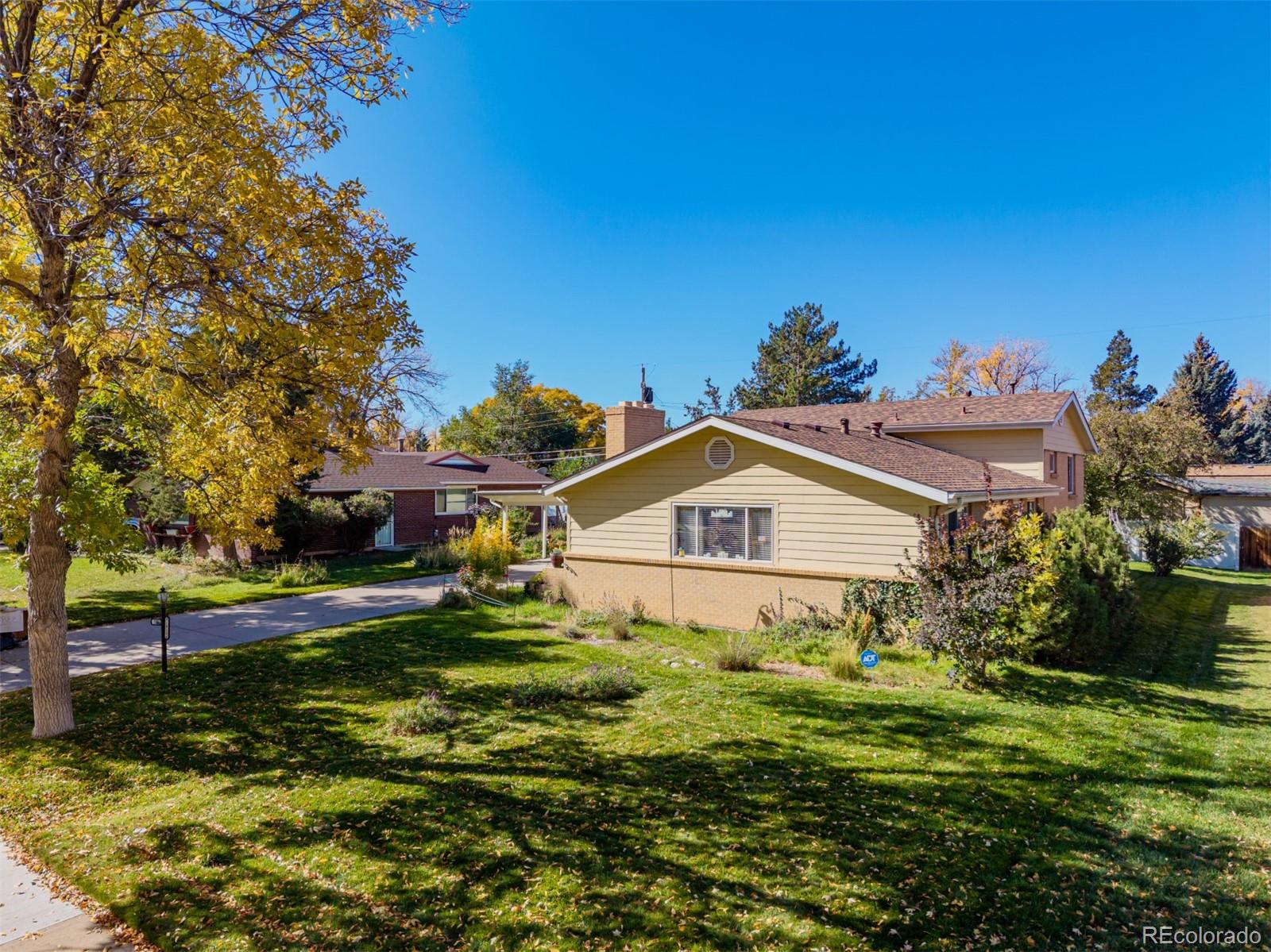 539 Newark Street Aurora CO 80010