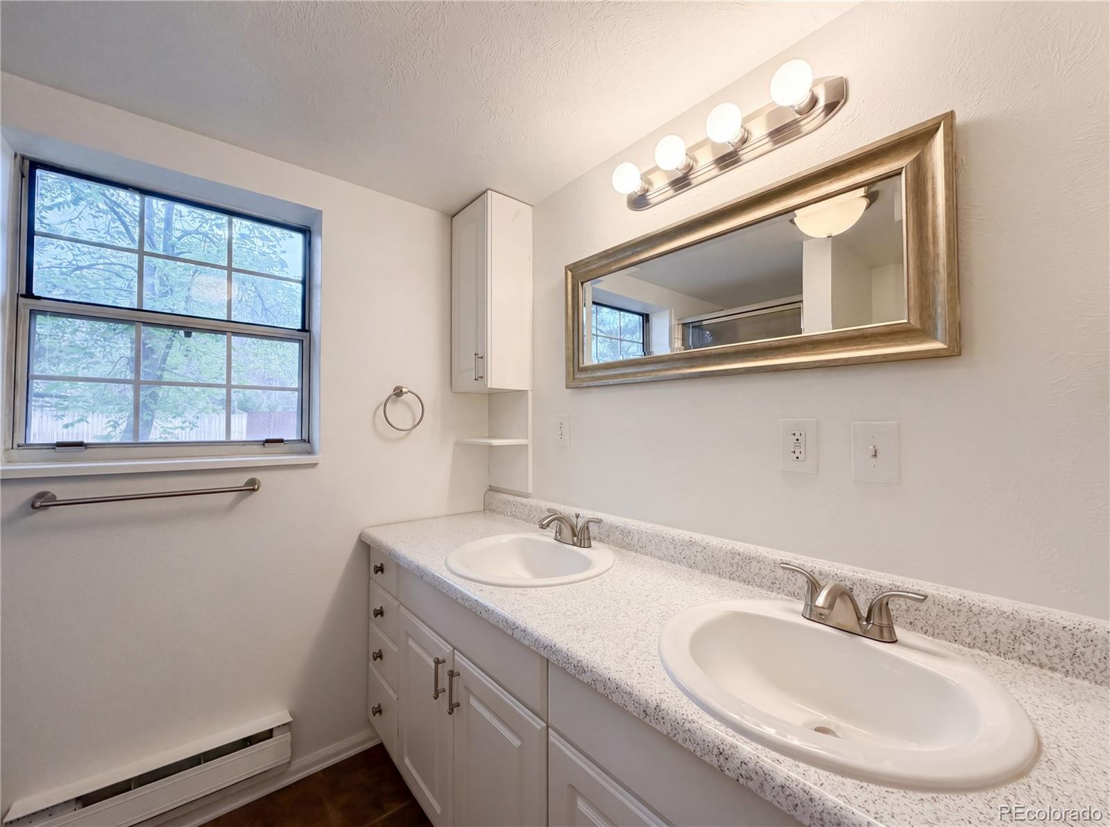 2114 S Eagle Court Aurora CO 80014