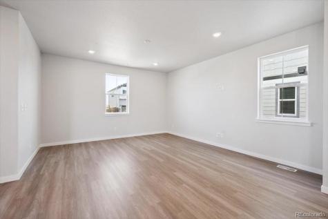 4749 N Valdai Court Aurora CO 80119