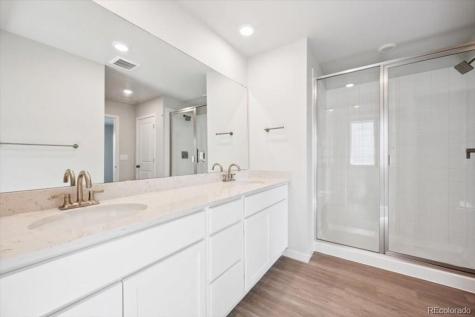 4749 N Valdai Court Aurora CO 80119