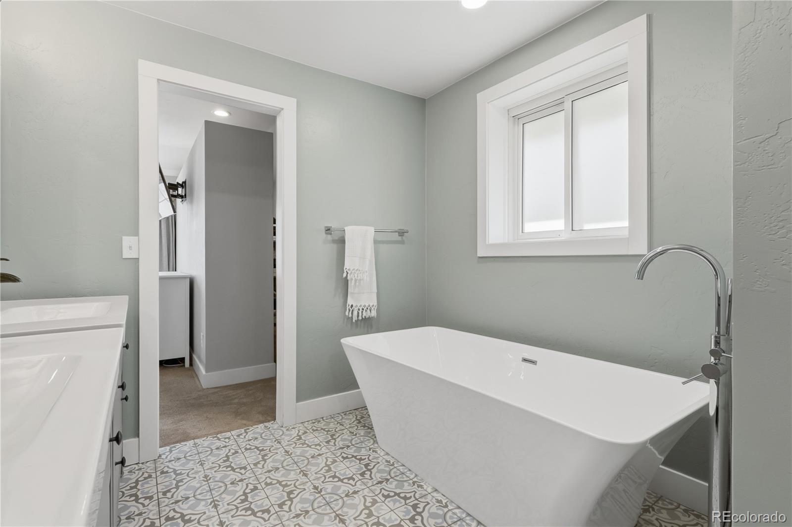211 Magnolia Street Denver CO 80220