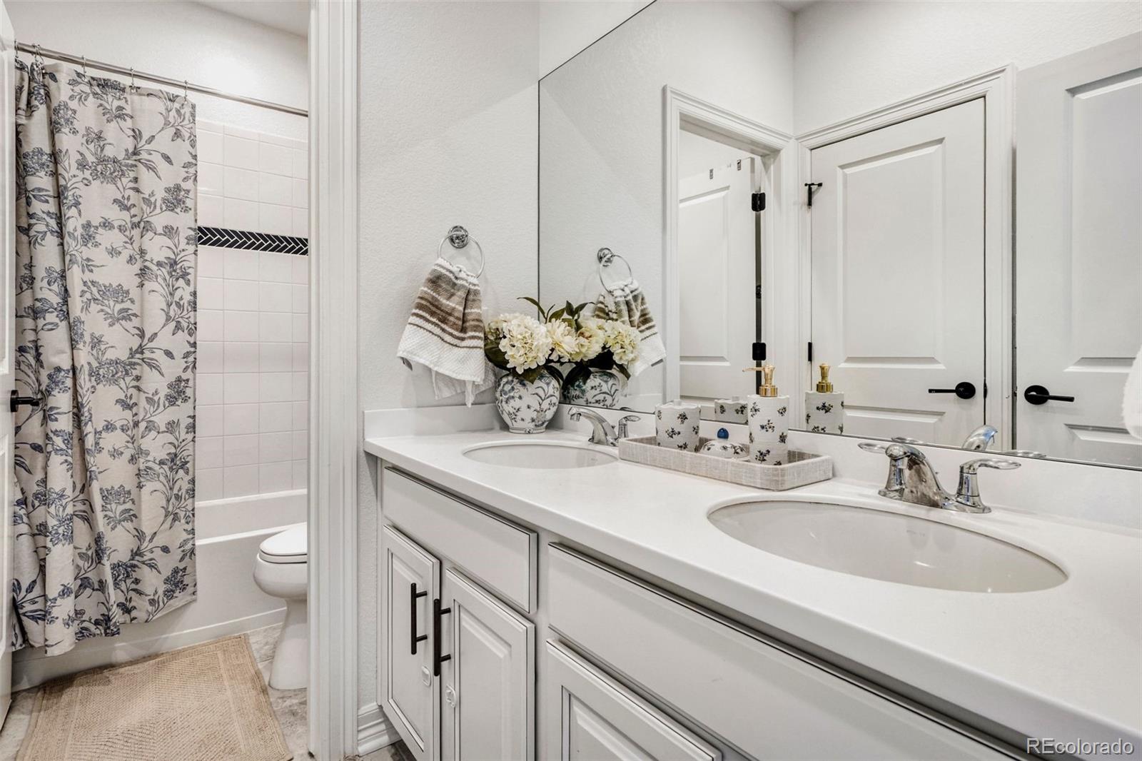 27841 E Lakeview Drive Aurora CO 80016