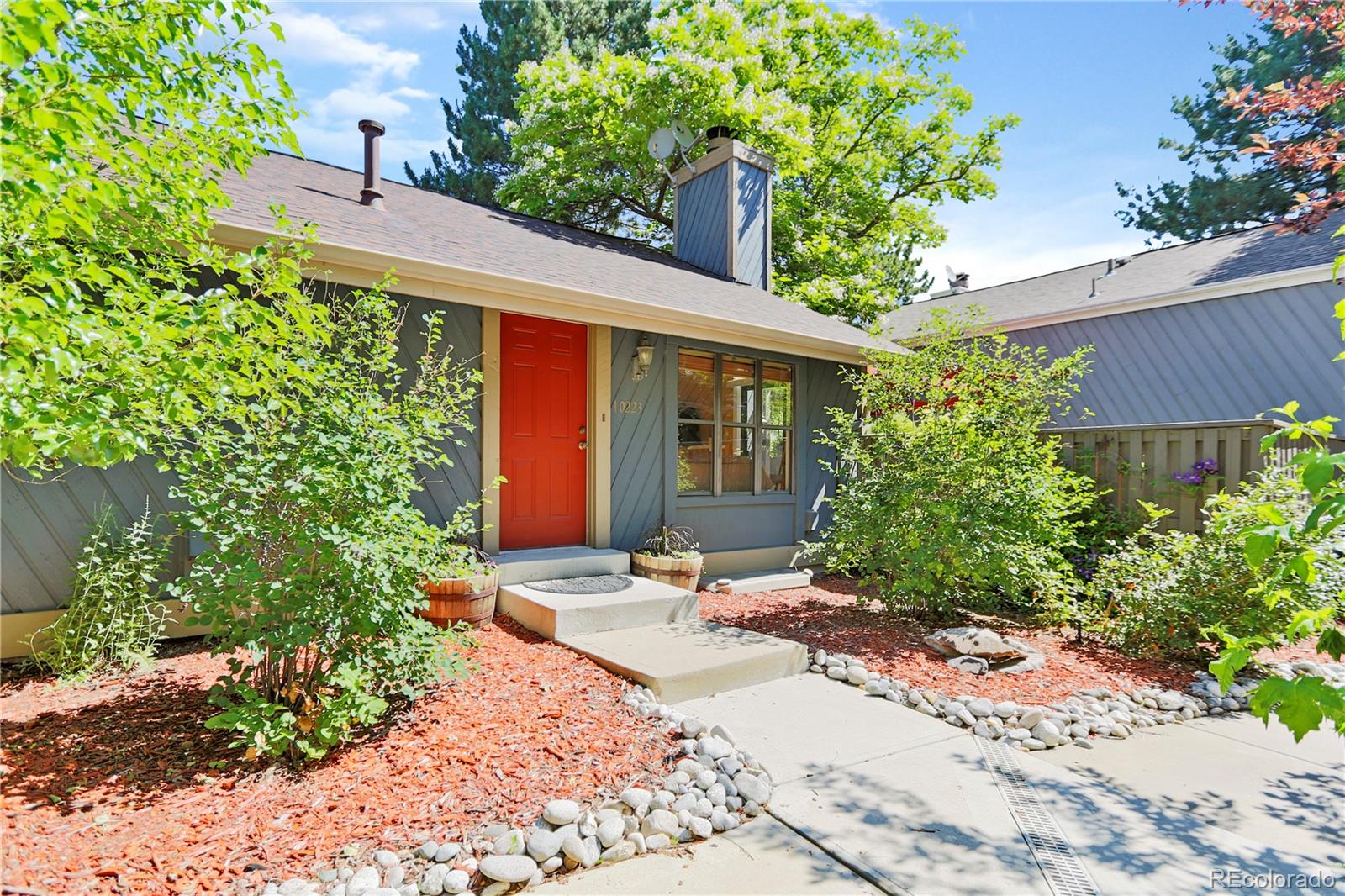 10223 E Peakview Avenue Englewood CO 80111