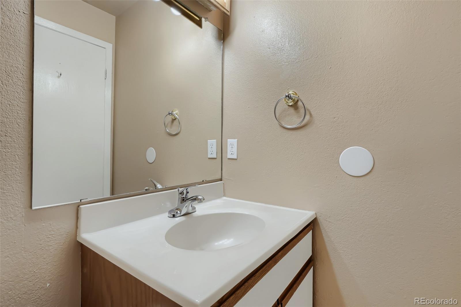 10223 E Peakview Avenue Englewood CO 80111