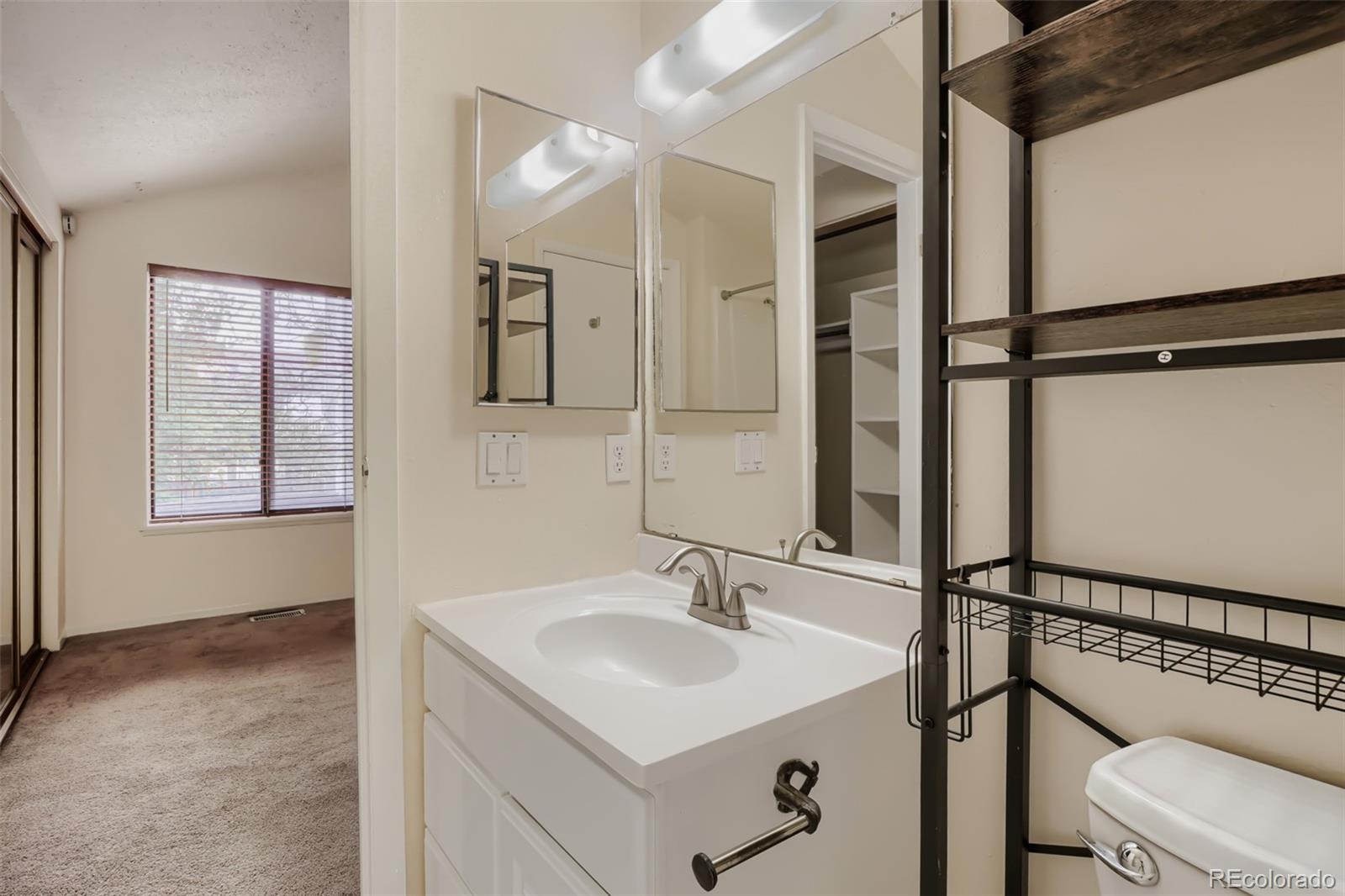 10223 E Peakview Avenue Englewood CO 80111
