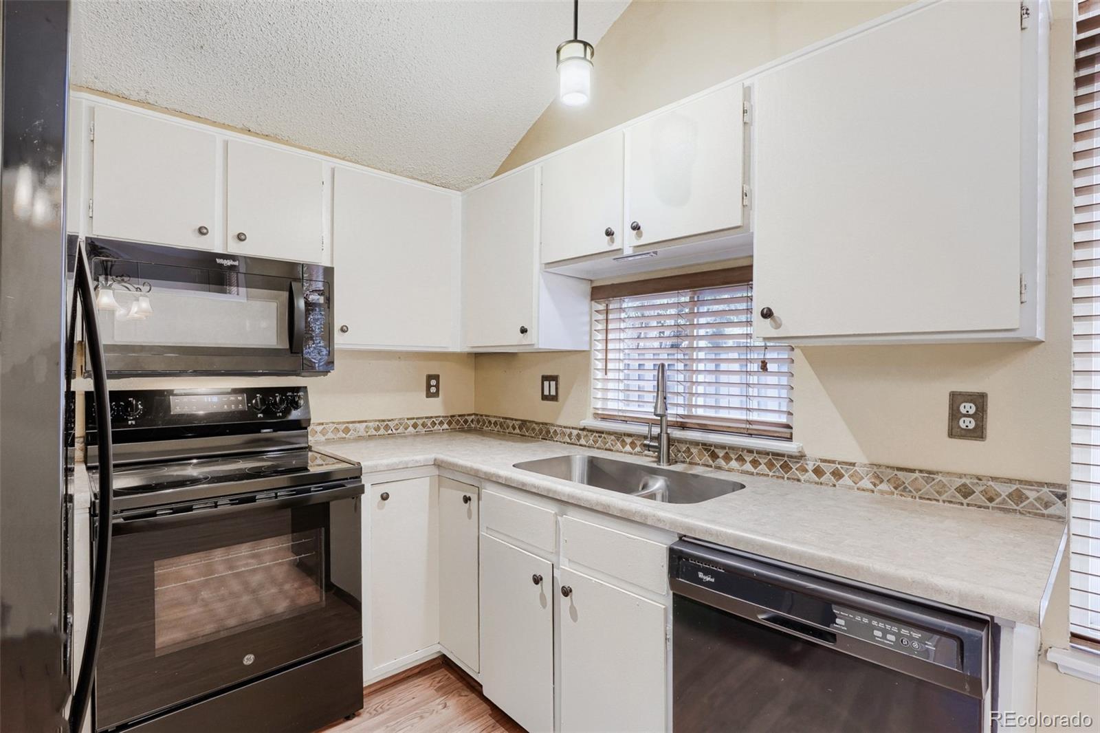 10223 E Peakview Avenue Englewood CO 80111