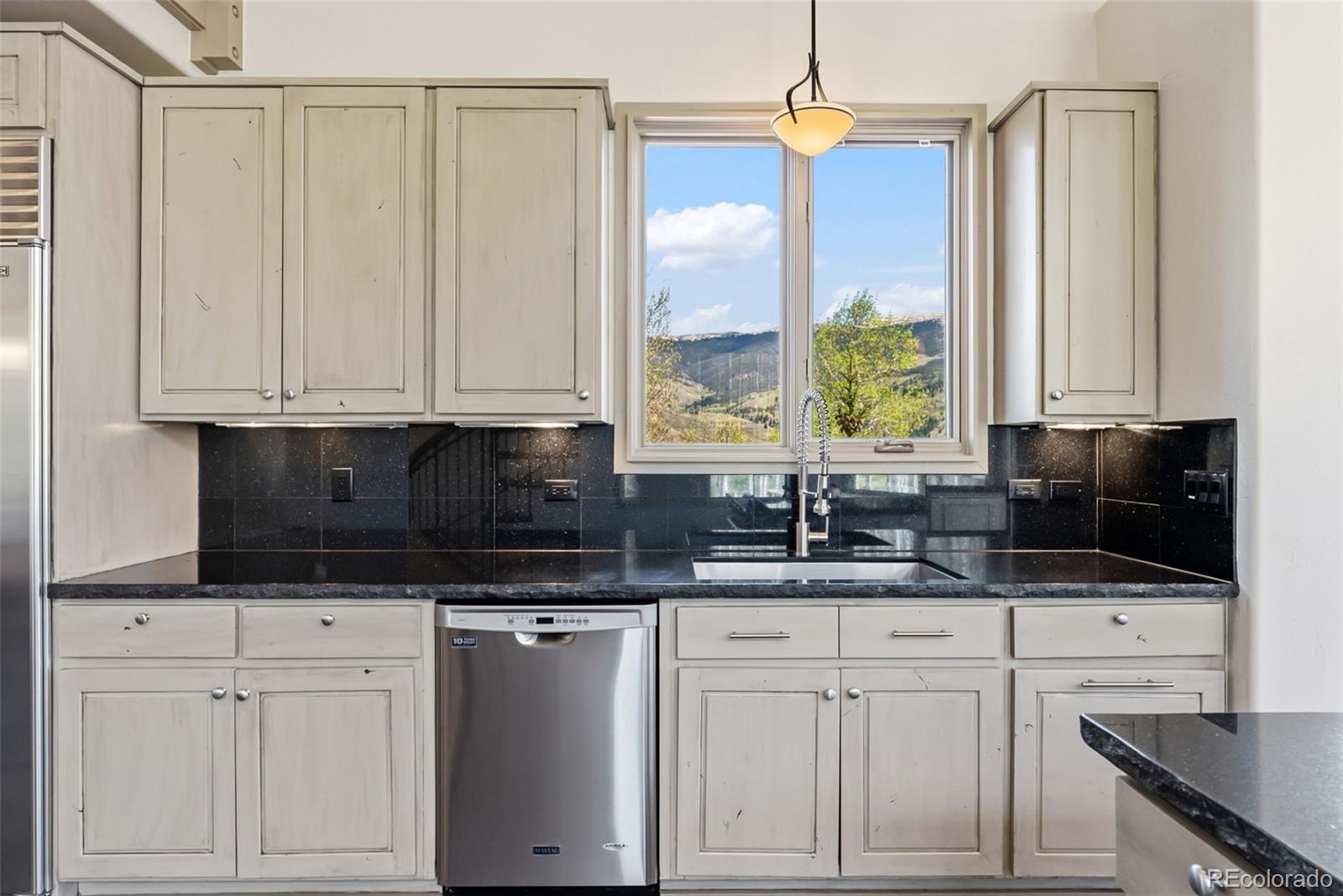 2800 Hunters Knob Road Silverthorne CO 80498