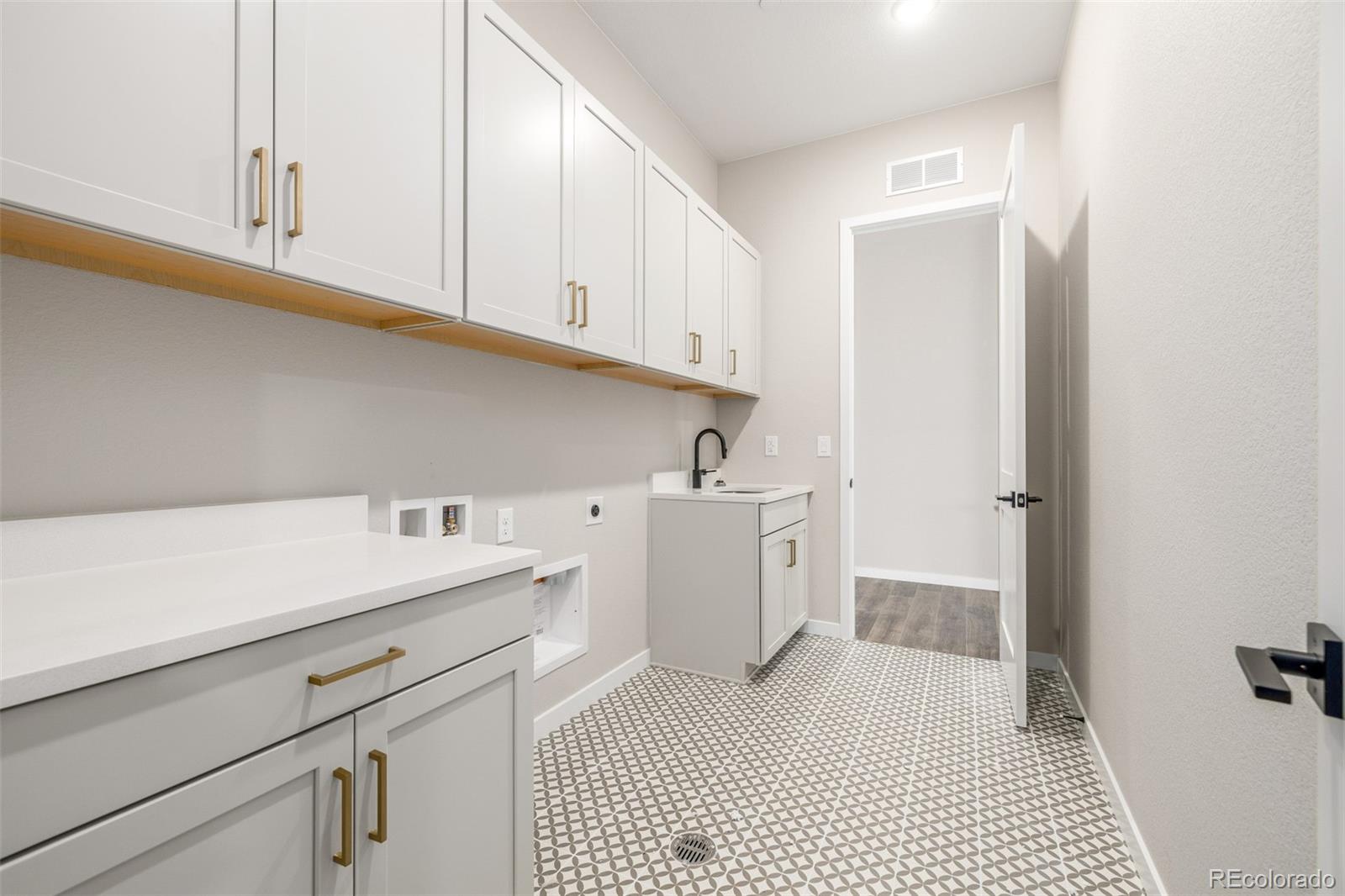 1850 Hickory Avenue Erie CO 80516
