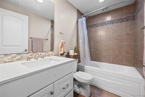 1305 S Ensenada Street Aurora CO 80017