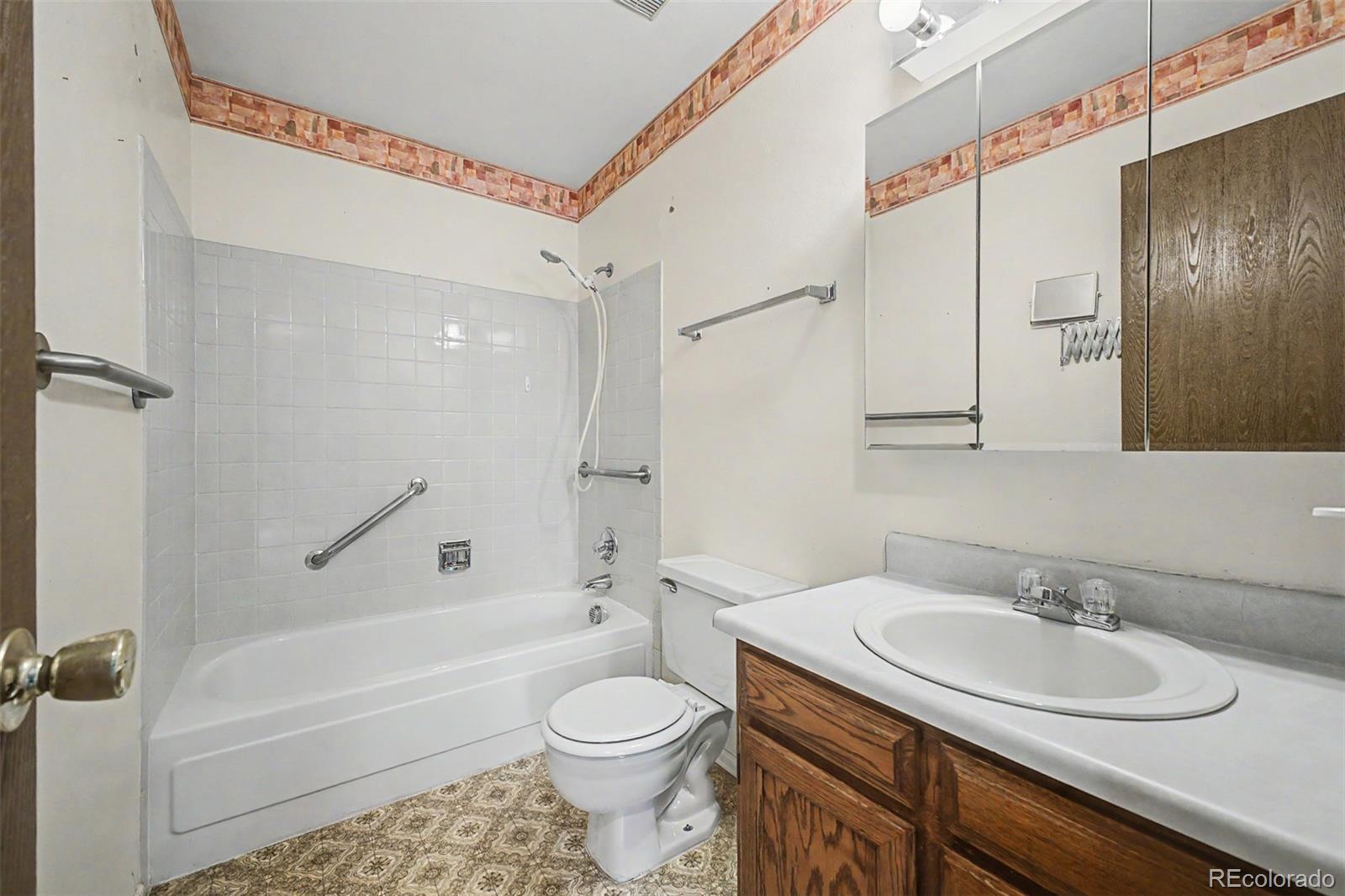 1123 S Lewiston Way Aurora CO 80017
