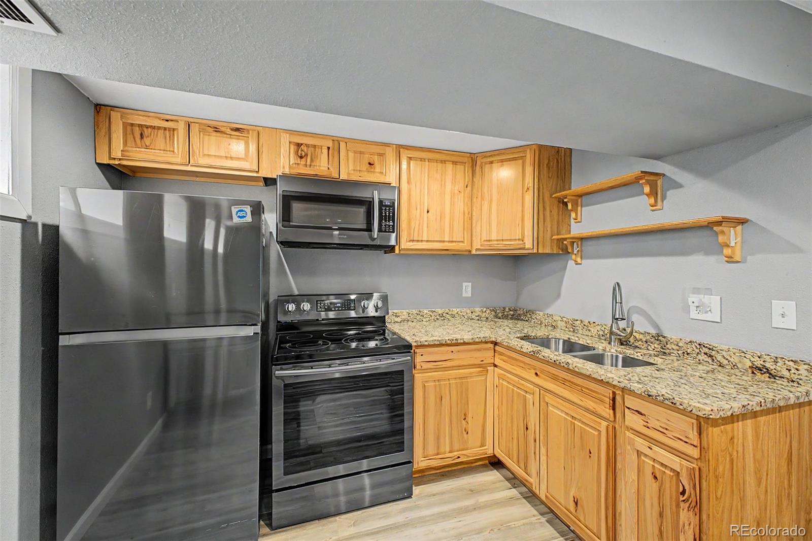 1123 S Lewiston Way Aurora CO 80017