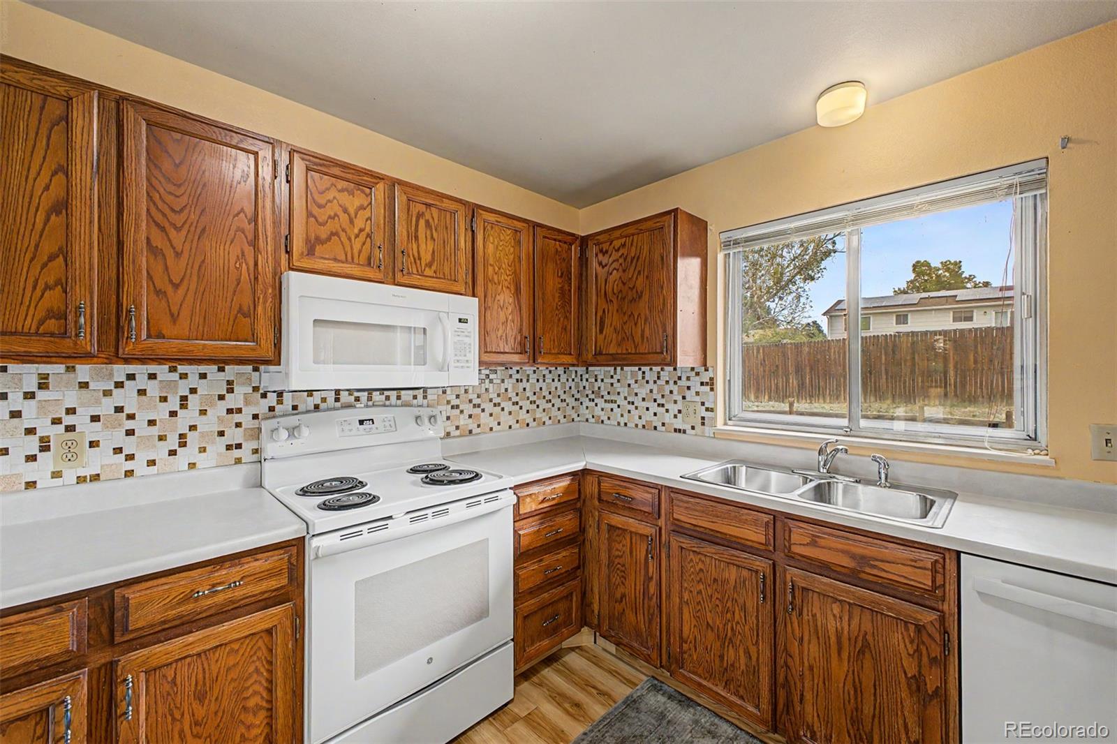 1123 S Lewiston Way Aurora CO 80017