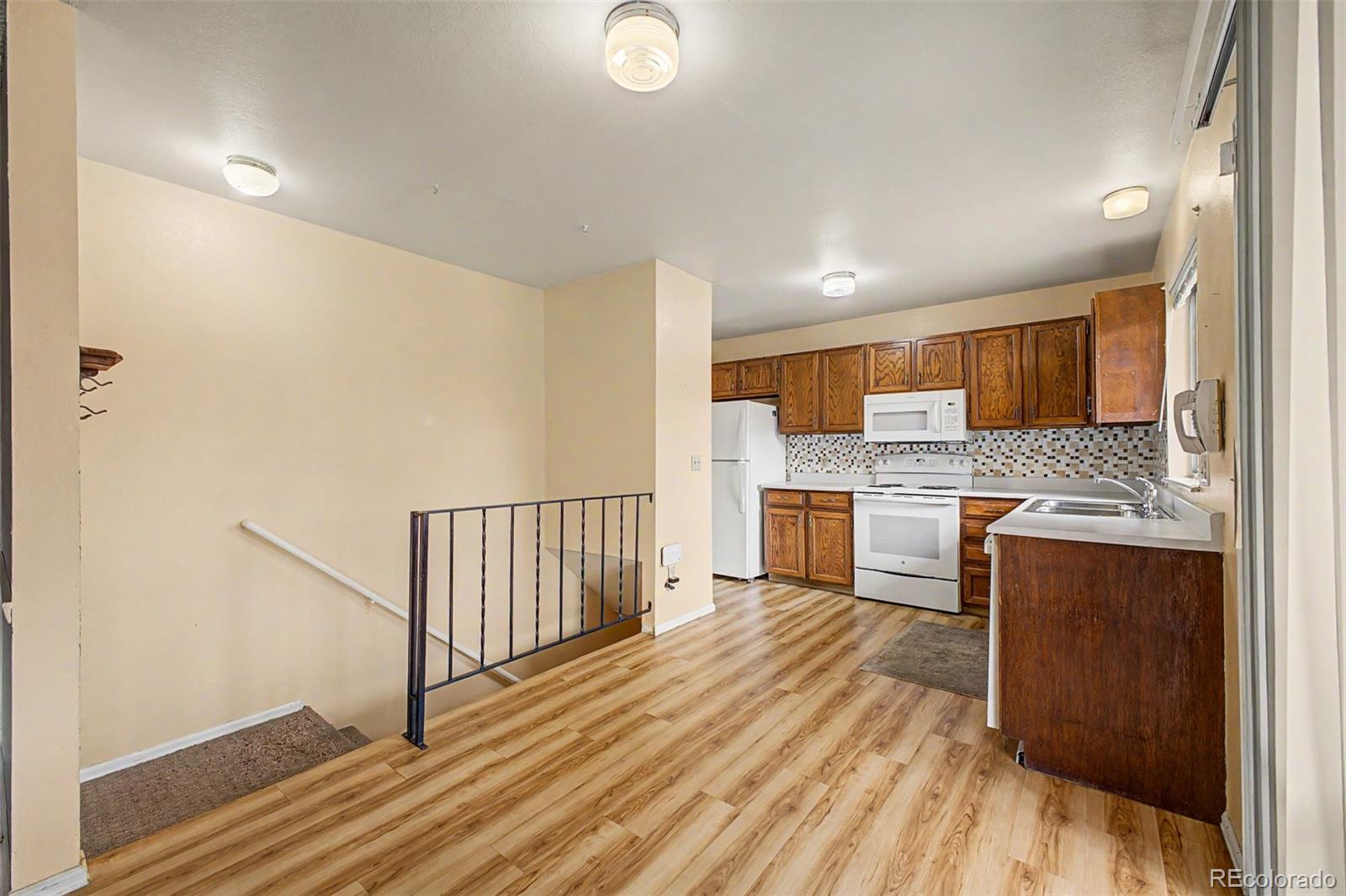 1123 S Lewiston Way Aurora CO 80017
