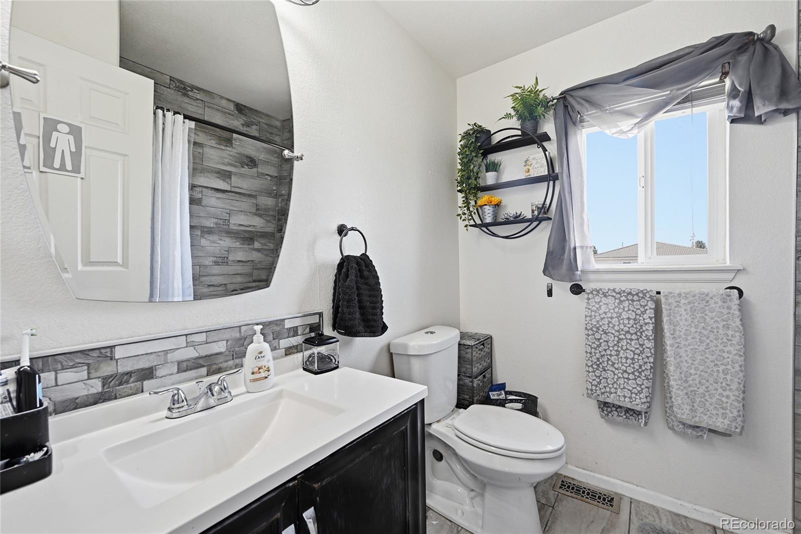 4335 Lyndenwood Point Highlands Ranch CO 80130