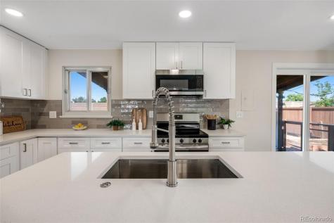 2507 N Zion Street Aurora CO 80011