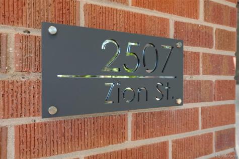 2507 N Zion Street Aurora CO 80011