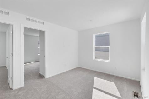 5479 N Elk Street Aurora CO 80019