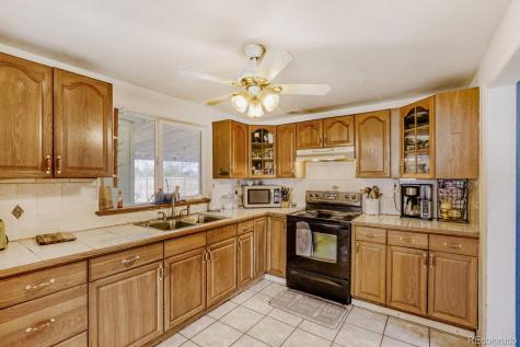 1605 Oakland Street Aurora CO 80010