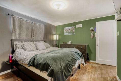 1605 Oakland Street Aurora CO 80010