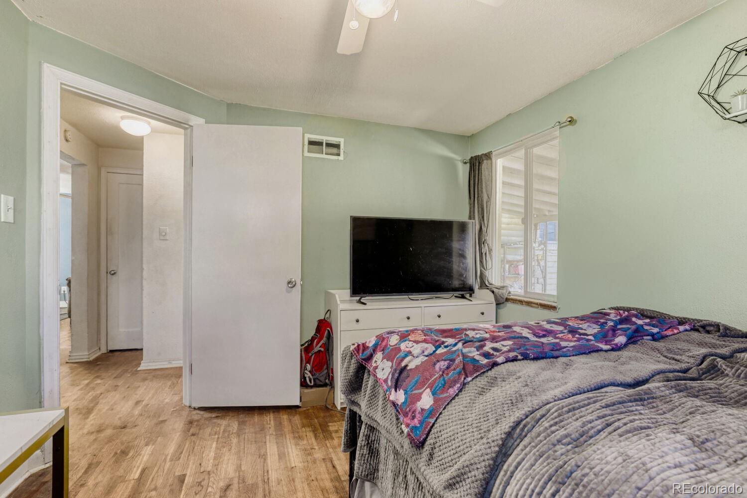 1605 Oakland Street Aurora CO 80010