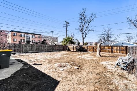 1605 Oakland Street Aurora CO 80010