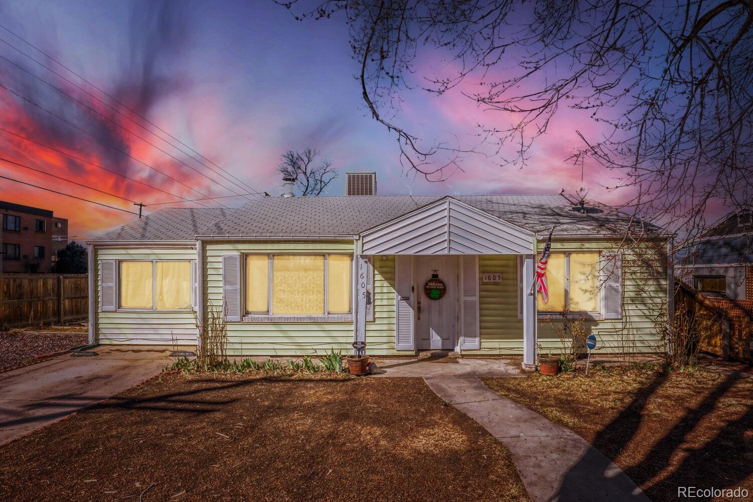 1605 Oakland Street Aurora CO 80010
