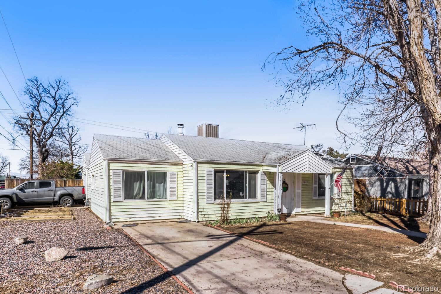 1605 Oakland Street Aurora CO 80010