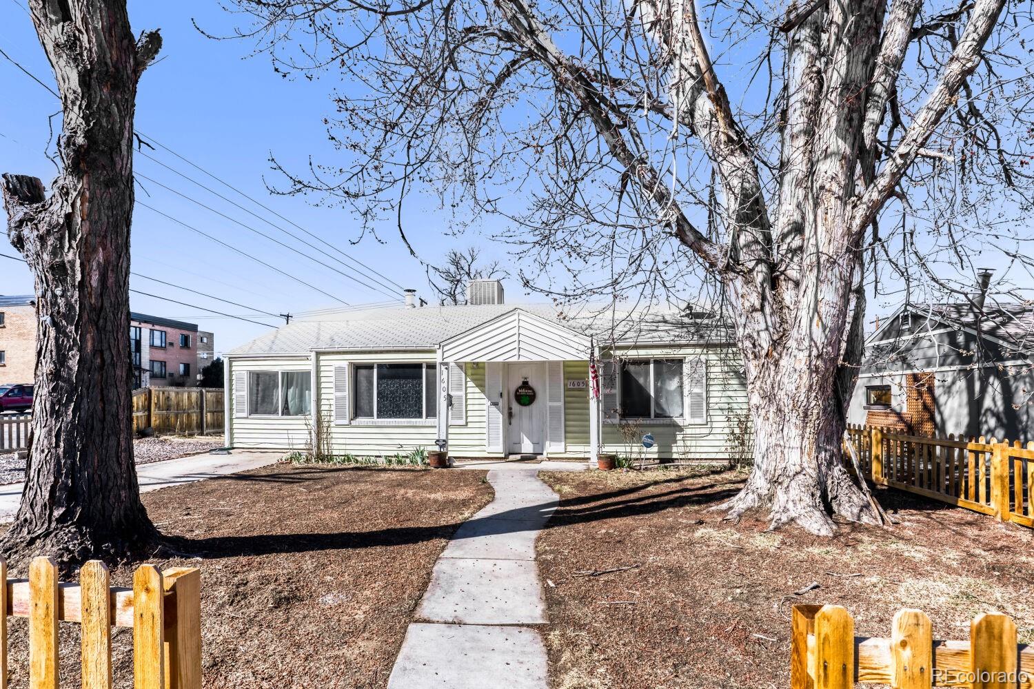 1605 Oakland Street Aurora CO 80010