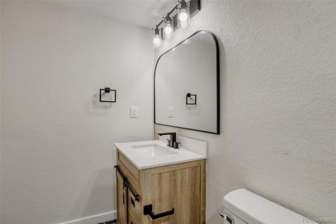 2123 S Olathe Street Aurora CO 80013
