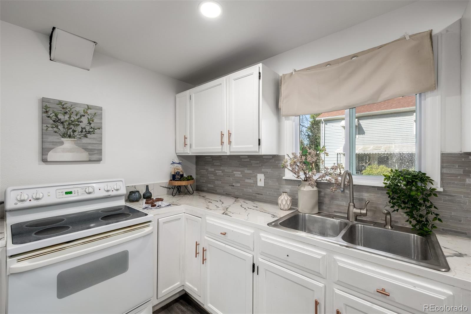 11087 Montview Boulevard Aurora CO 80010