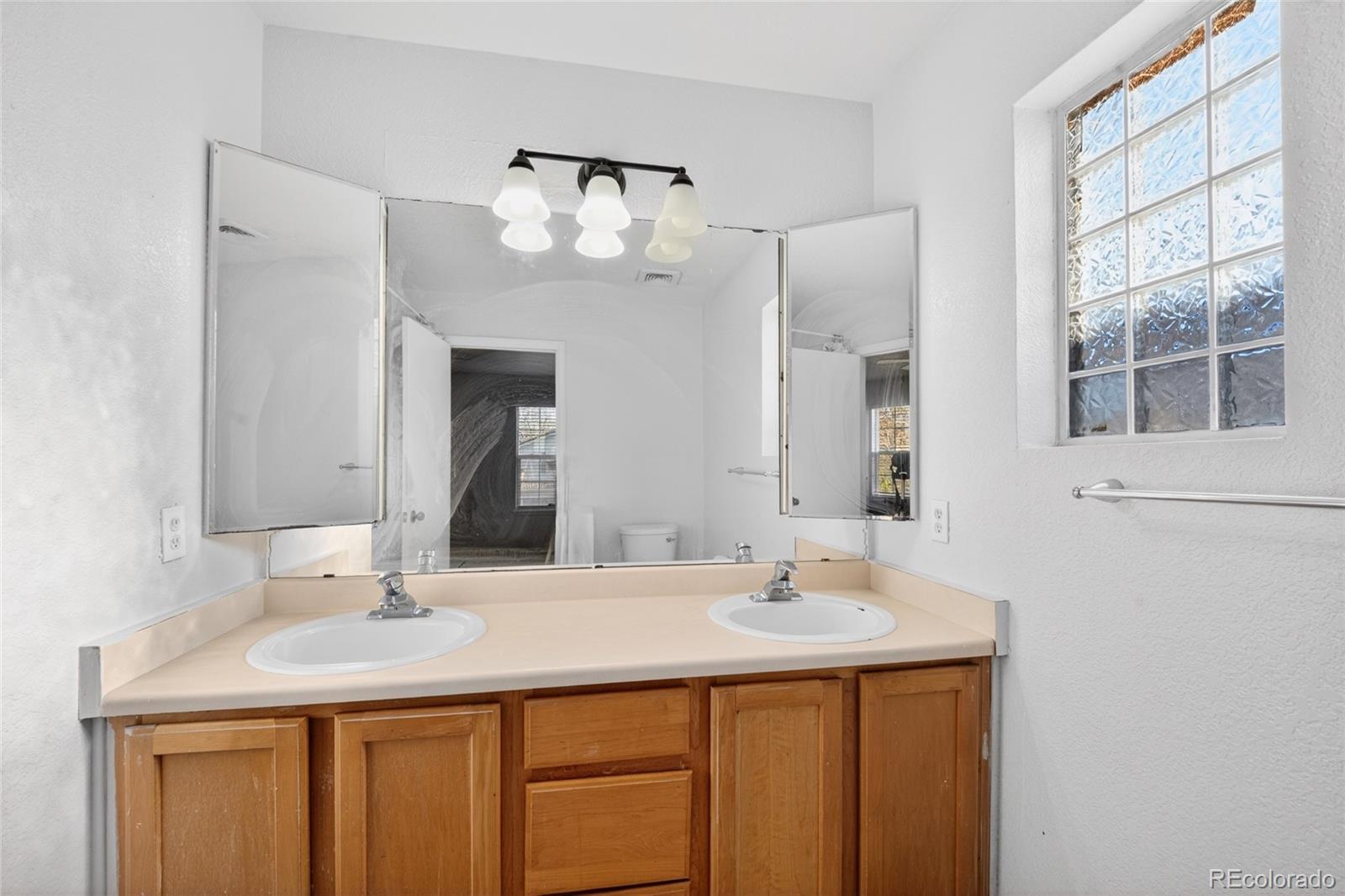 19762 E 49th Avenue Denver CO 80249