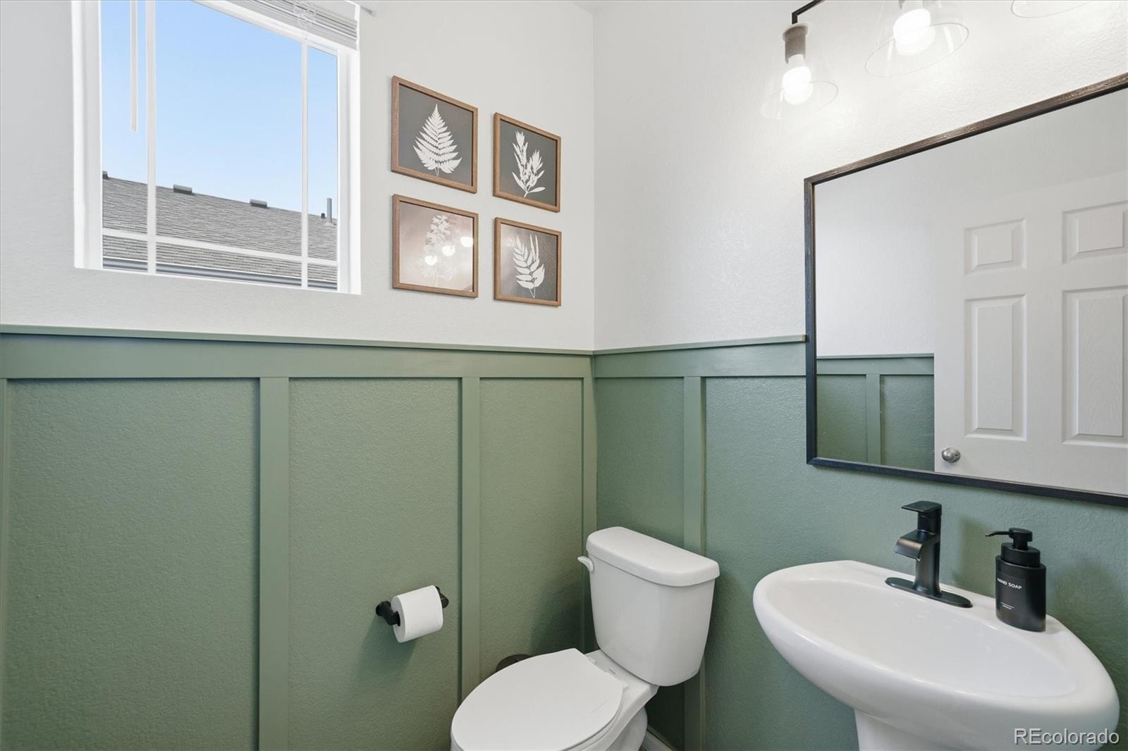 1834 S De Gaulle Court Aurora CO 80018