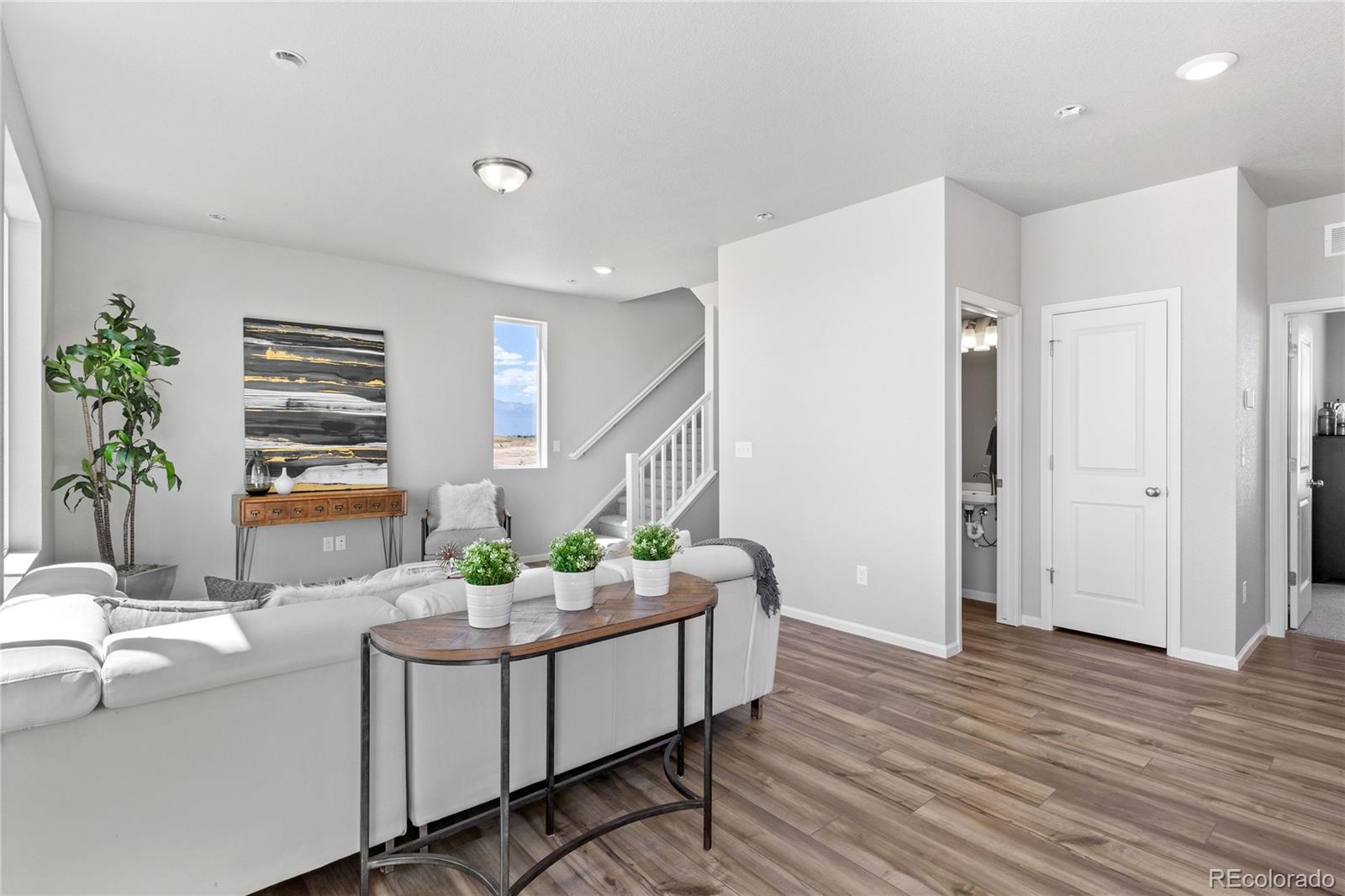 46593 Sunflower Lane Bennett CO 80102