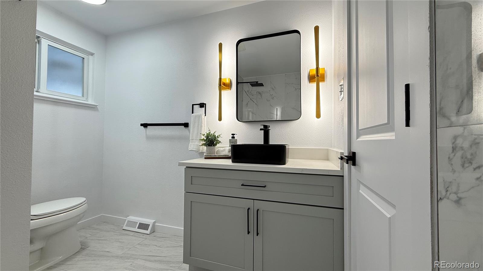 443 Jamaica Street Aurora CO 80010