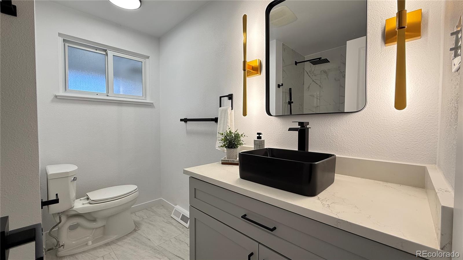 443 Jamaica Street Aurora CO 80010