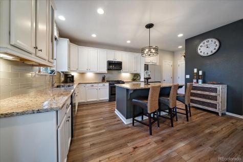 7045 S Robertsdale Way Aurora CO 80016