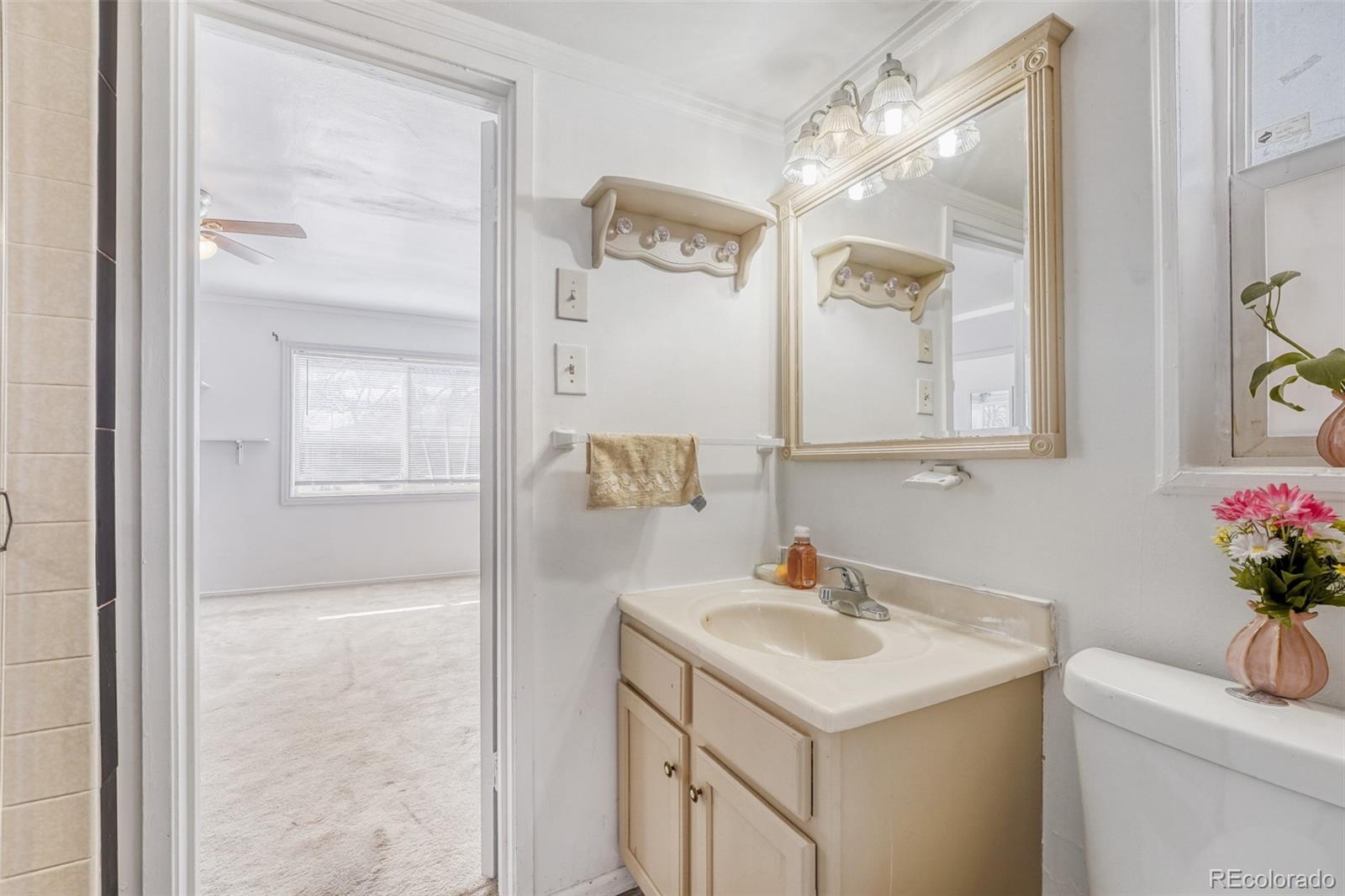 756 Ursula Street Aurora CO 80011