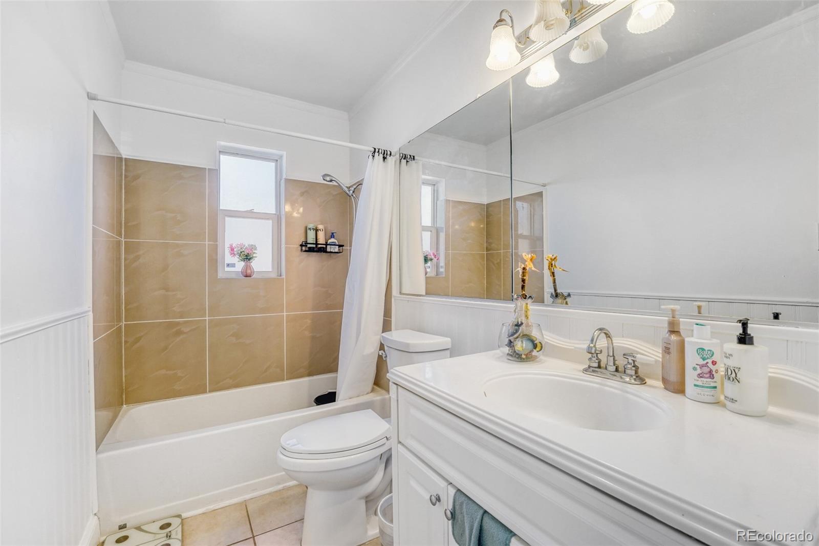 756 Ursula Street Aurora CO 80011