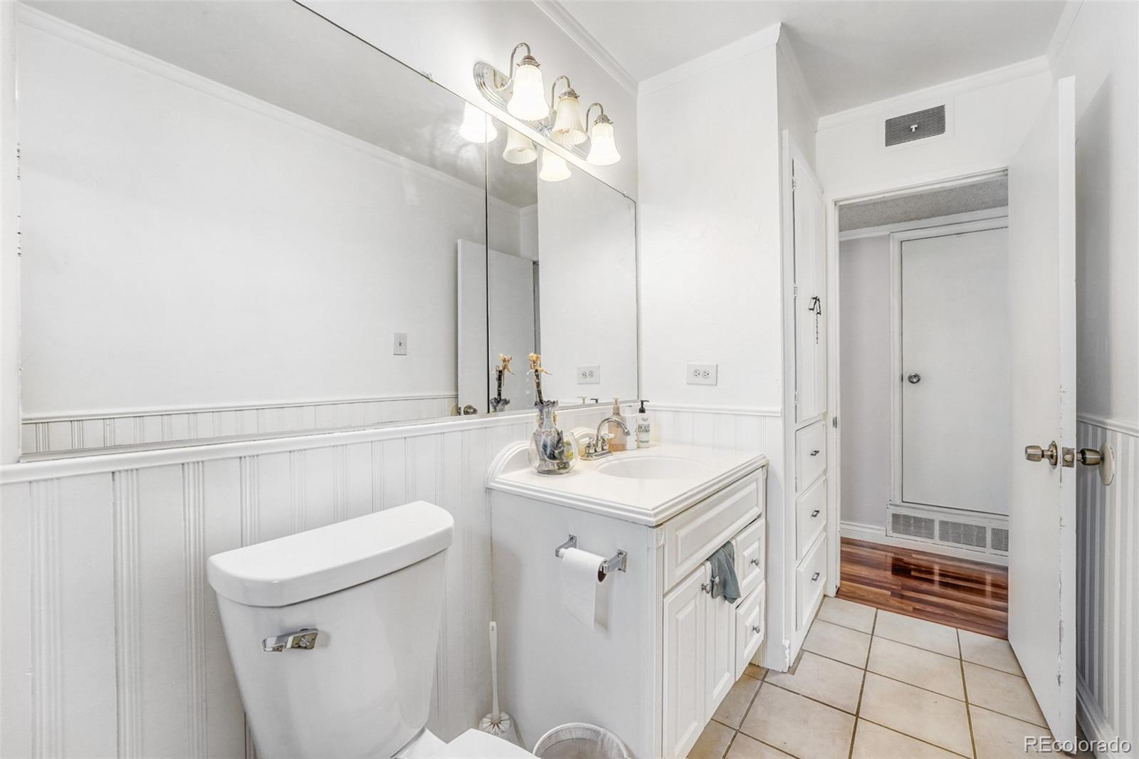 756 Ursula Street Aurora CO 80011