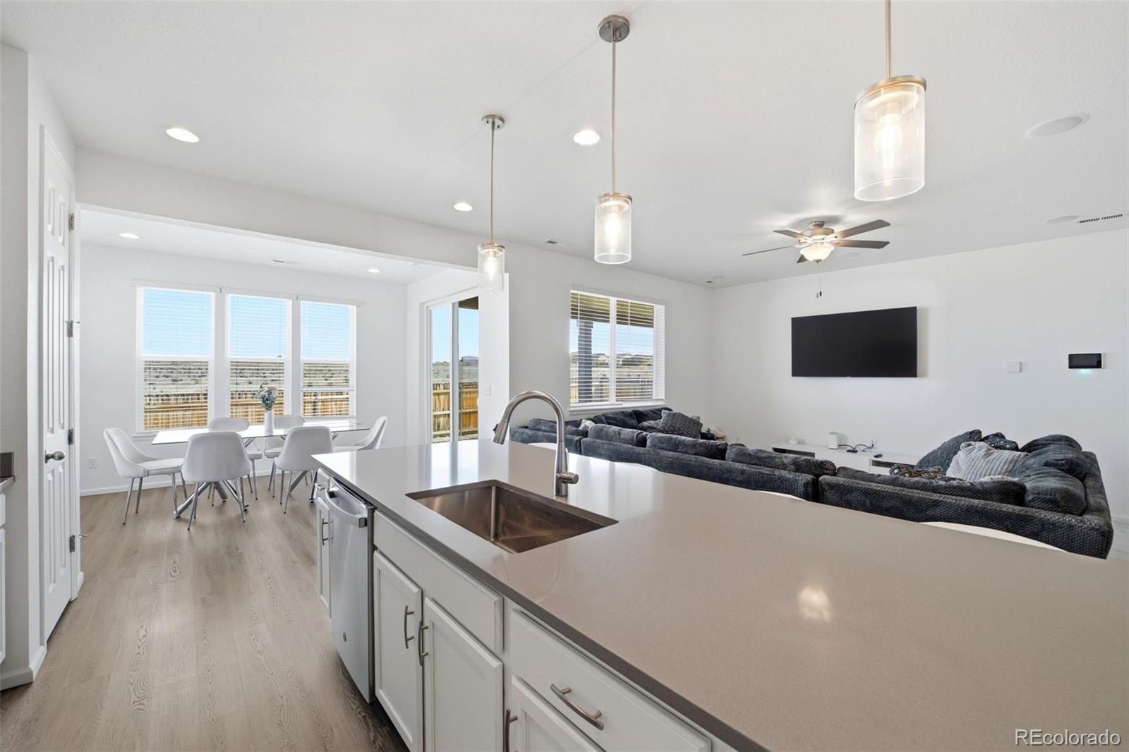 2213 Sunrise Lane Pueblo CO 81008