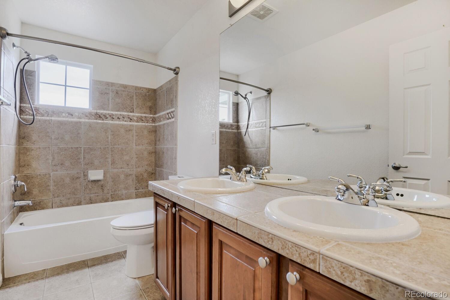 1542 S Haleyville Street Aurora CO 80018