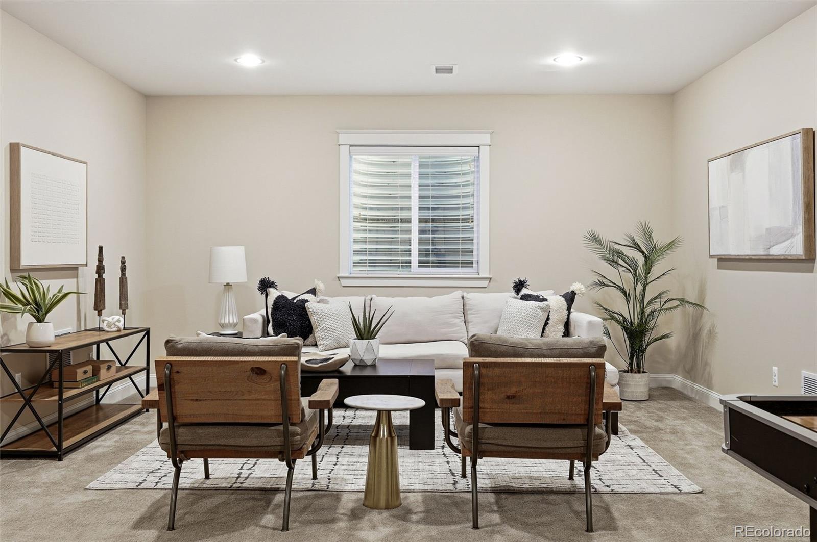 6082 Chester Street Denver CO 80238