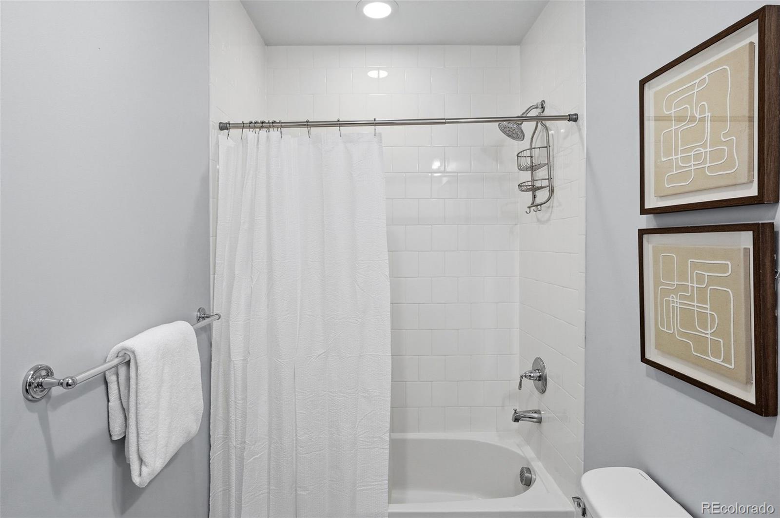 6082 Chester Street Denver CO 80238