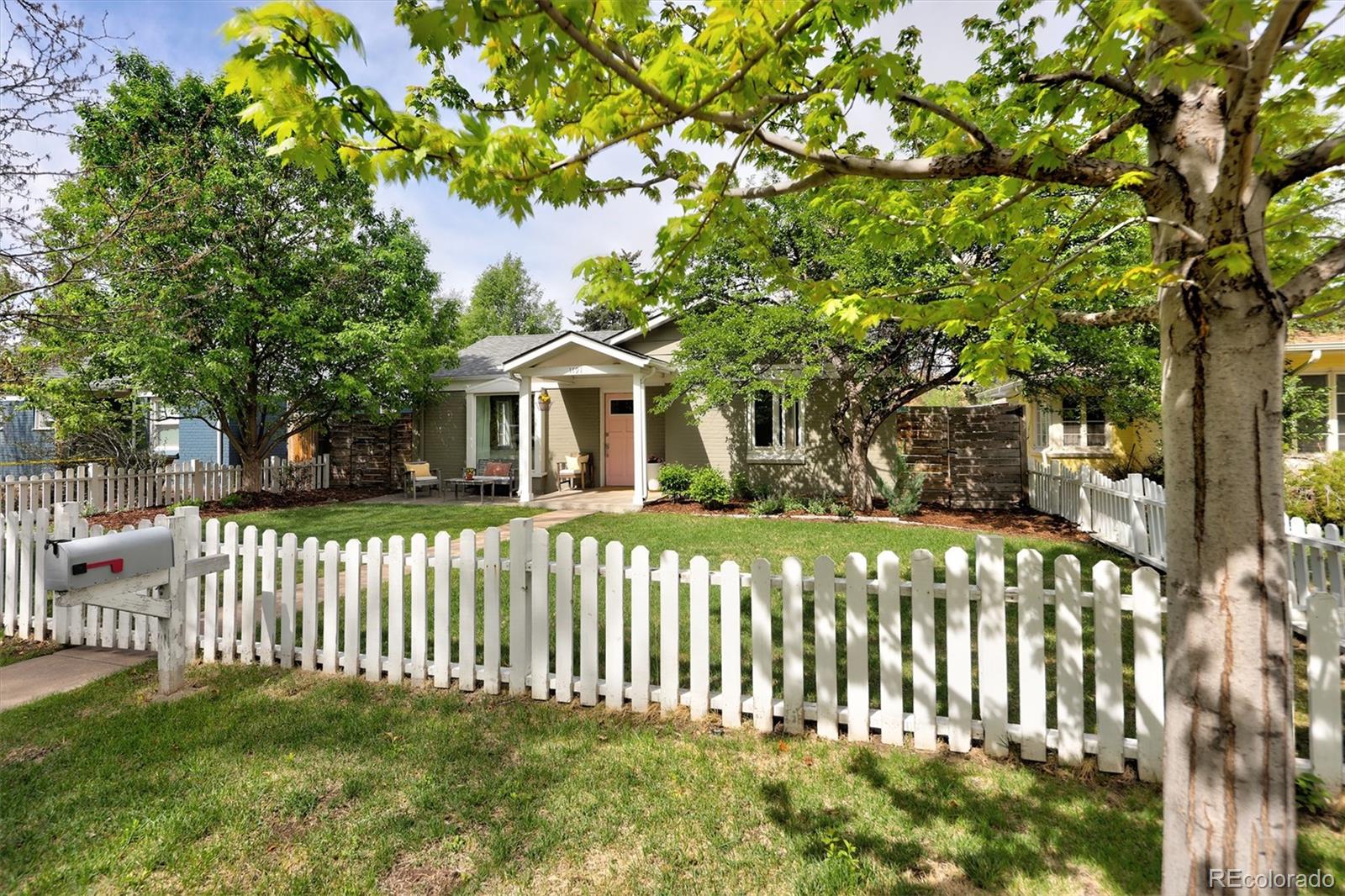 Denver CO, 1191 Niagara Street