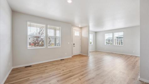 678 N Ukraine Street Aurora CO 80018