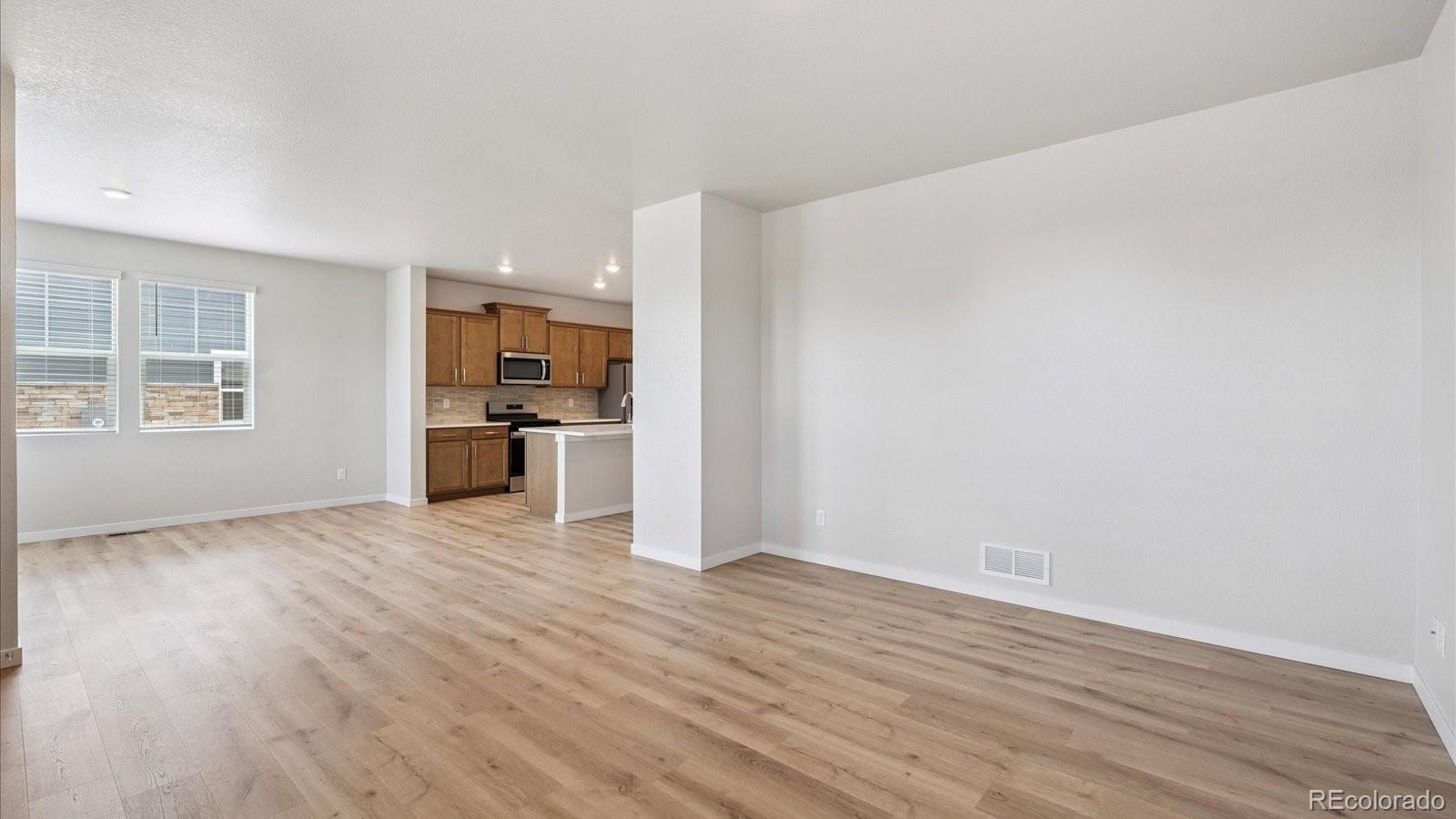 678 N Ukraine Street Aurora CO 80018