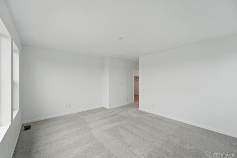 8840 Whiteclover Street Littleton CO 80125