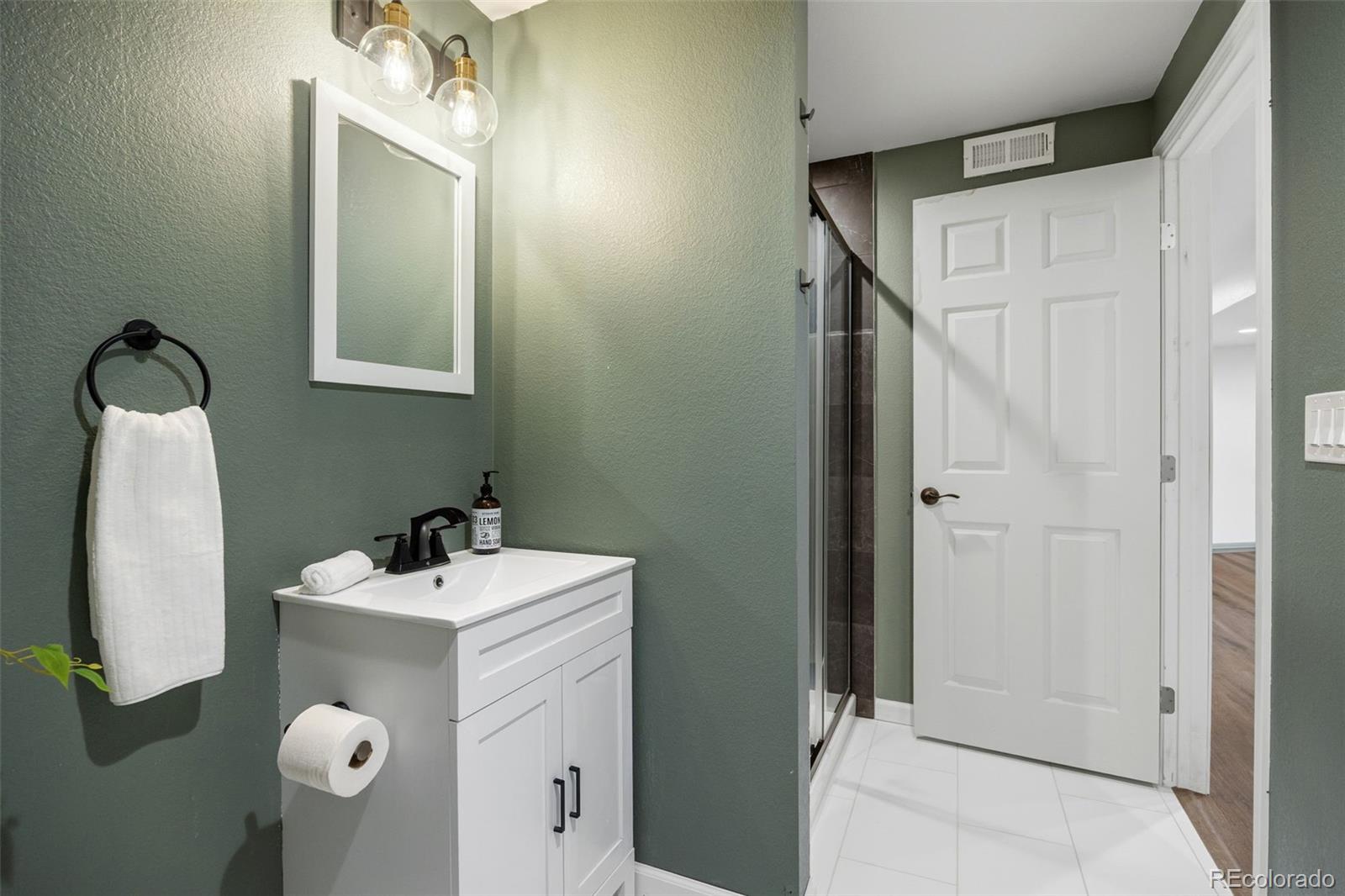 7026 Pine Hills Way Littleton CO 80125