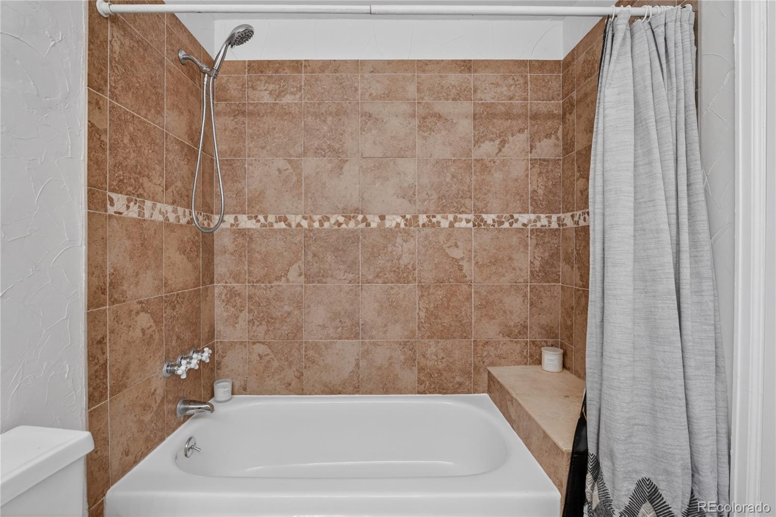 6233 S Dover Street Littleton CO 80123