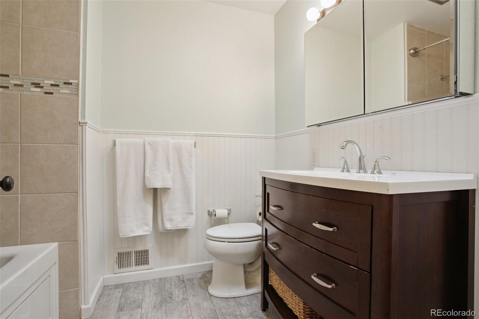 6266 S Valleyview Street Littleton CO 80120